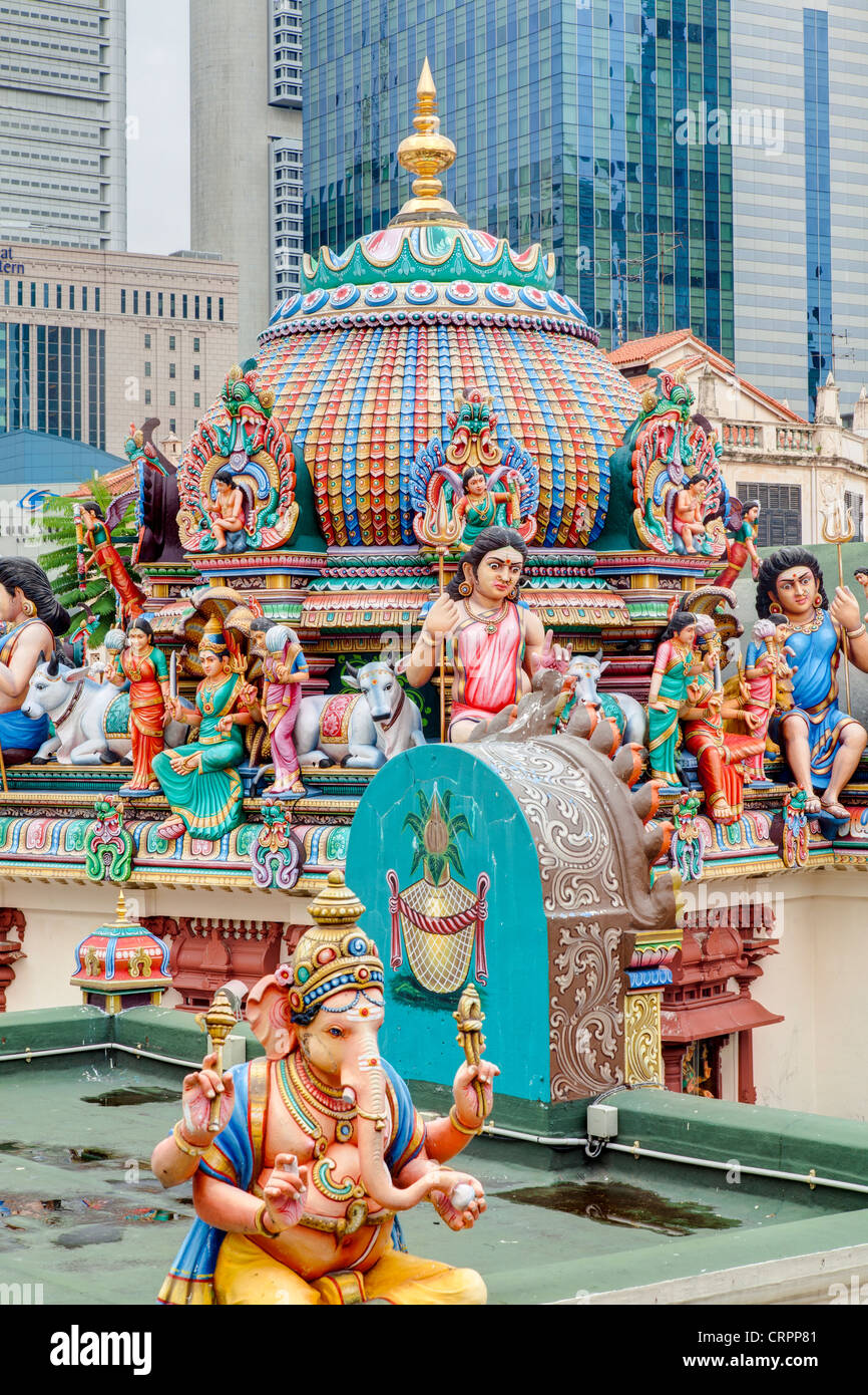 Il Gopuram del Tempio di Sri Mariamman in Singapore, Chinatown, Singapore, Sud-est asiatico Foto Stock