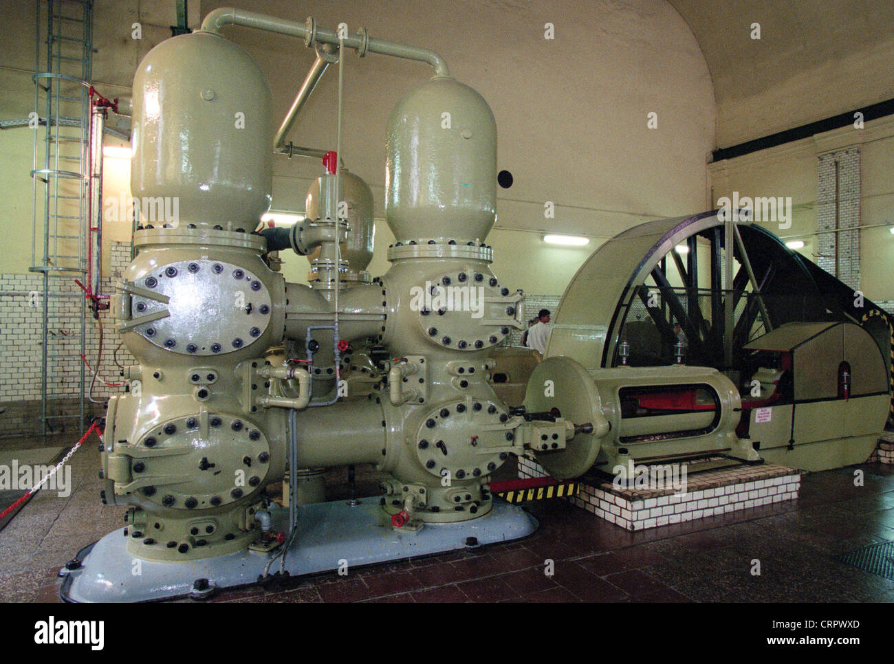 Storico delle pompe di liquame in una vecchia stazione di pompaggio. Foto Stock