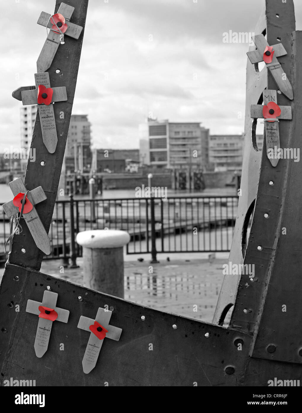 Si tratta di un colpo di un pezzo di HMS Cardiff utilizzato come un memoriale di Cardiff Bay. Foto Stock