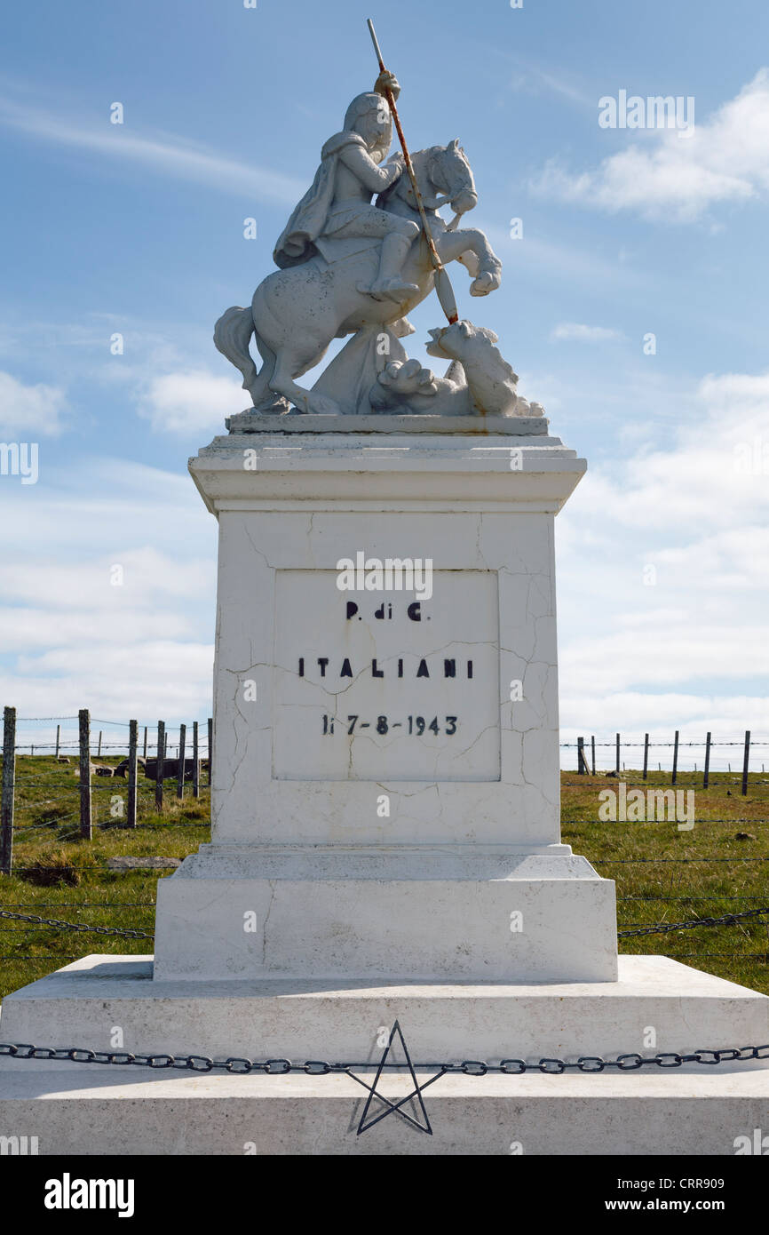 Prigionieri di guerra italiani memorial statua di San Giorgio che uccide il drago 1943. Agnello Holm, isole Orcadi Scozia, Regno Unito, Gran Bretagna Foto Stock