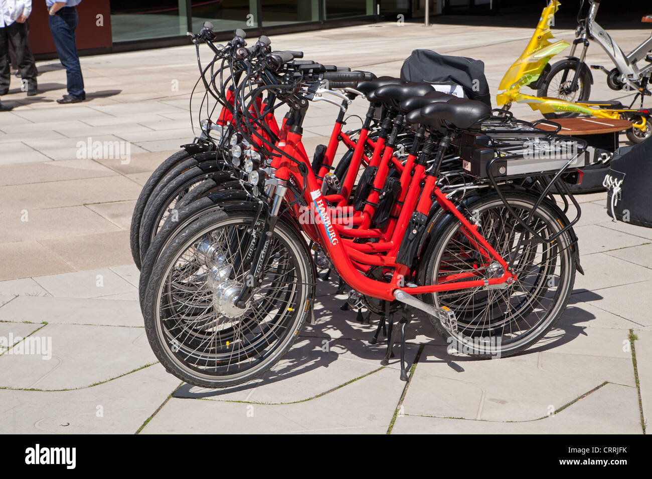 Per affitto di bicicletta, città portuale di Amburgo, Germania Foto Stock