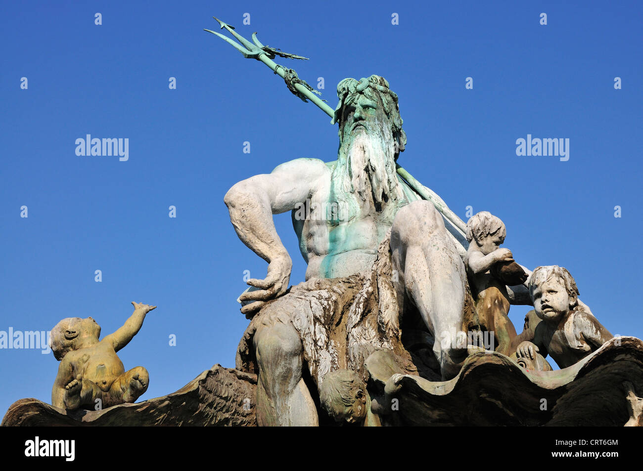 Berlino, Germania. Neptunbrunnen / Fontana di Nettuno (Reinhold Begas; 1886) in Rathausvorplatz. Dettaglio Foto Stock