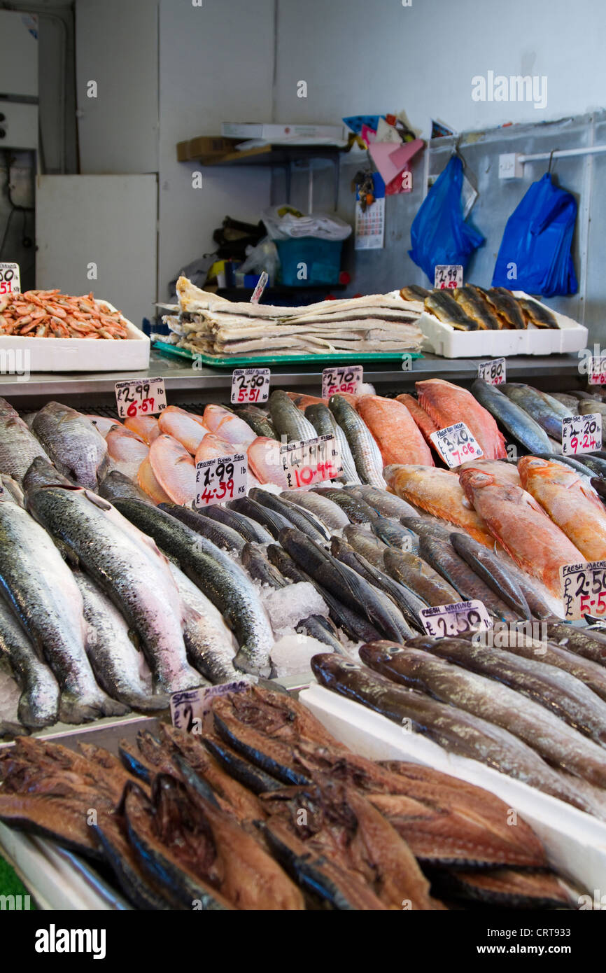 Contatore di pesce a Brixton Village, Mercato di Brixton Foto Stock