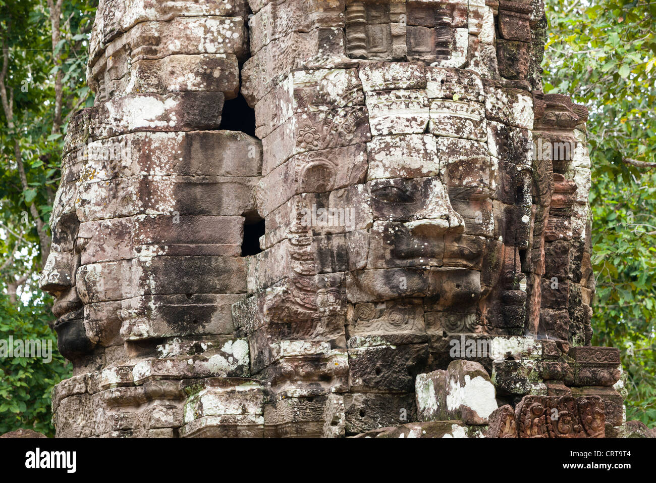 Faccia sulla torre di Porta a Ta Som, Tempio di Angkor, Sito Patrimonio Mondiale dell'UNESCO, Siem Reap, Cambogia. Asia Foto Stock