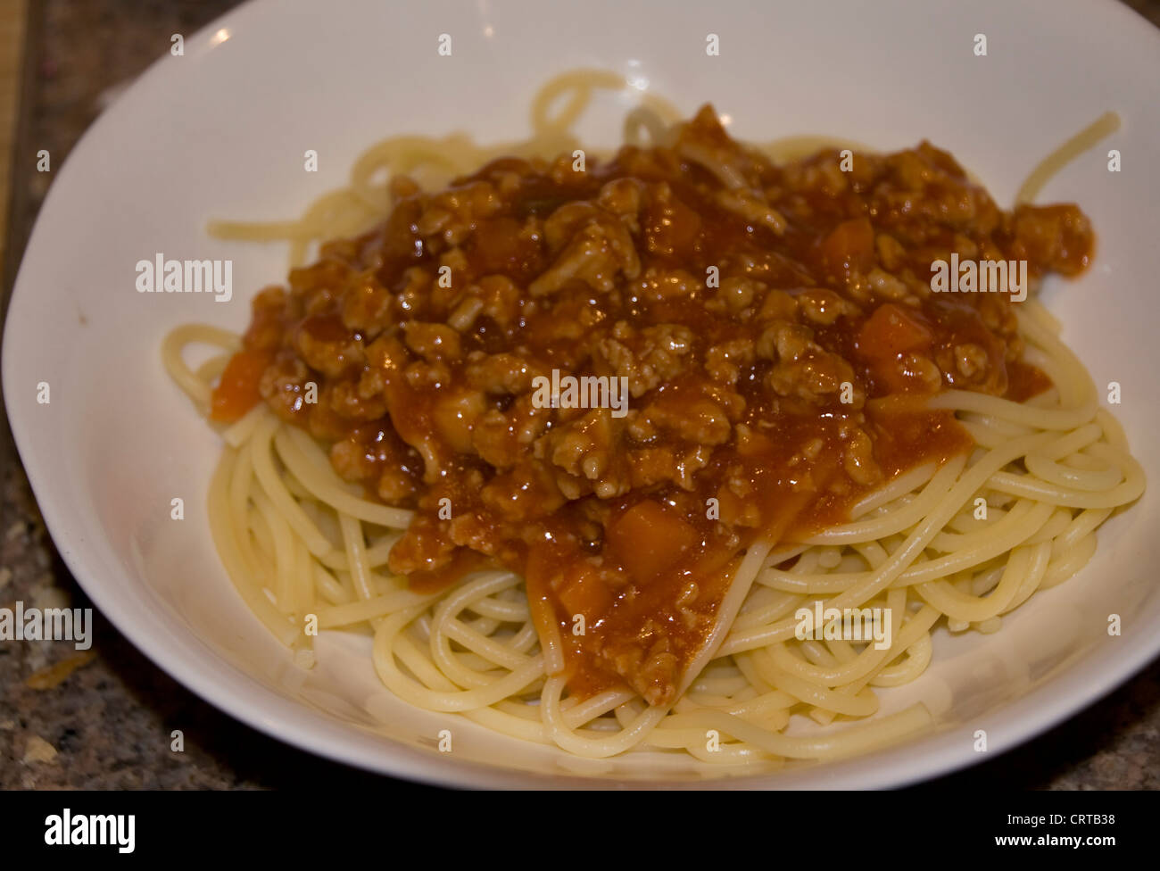 Ciotola di spaghetti con pasta fatta in casa salsa bolognese Foto Stock