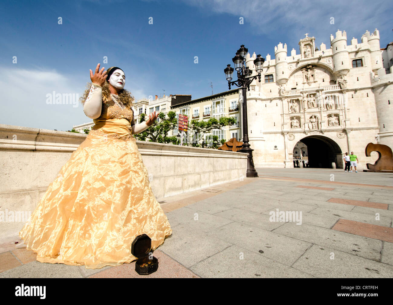 Street performer di Burgos Spagna del Nord Europa Foto Stock