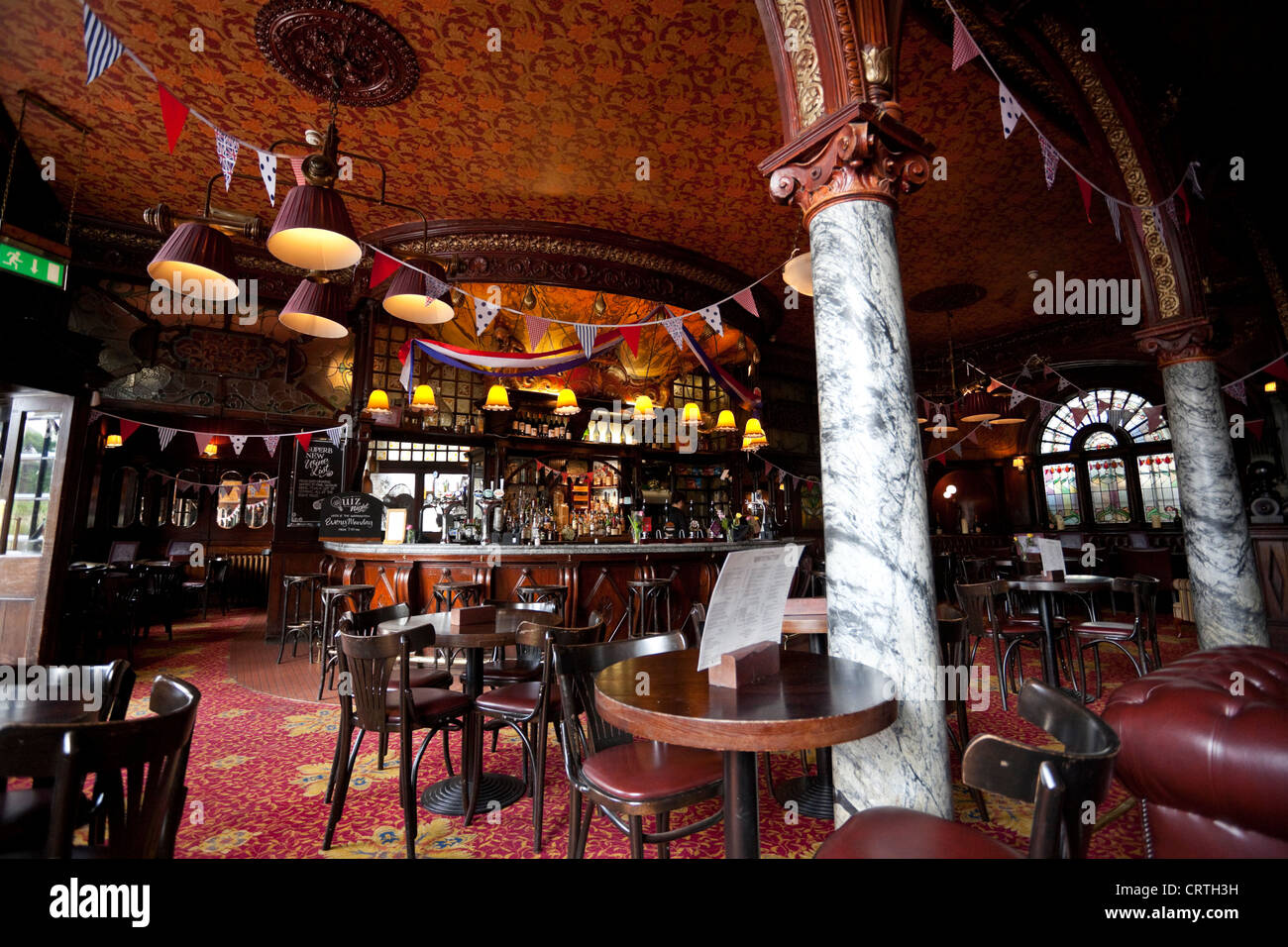 Warrington Pub e ristorante, Londra, Inghilterra, Regno Unito. Foto Stock
