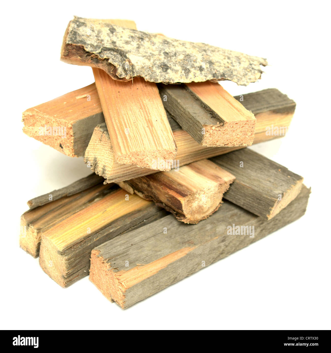 Catasta di legna da ardere su bianco Foto Stock