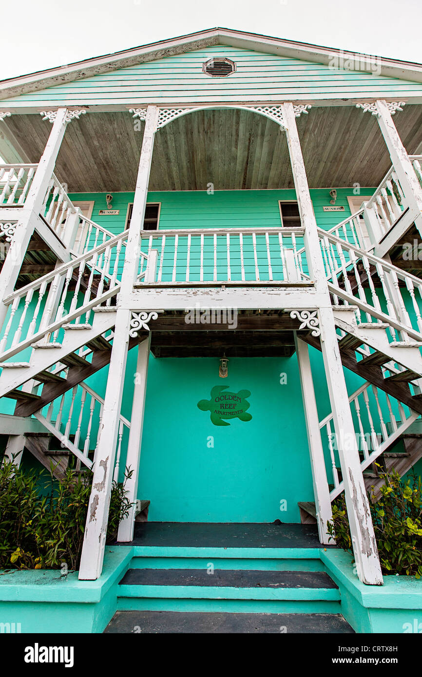 Edificio colorato sul Green Turtle Cay, Bahamas. Foto Stock