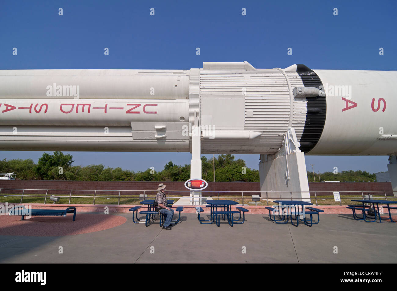 Il Kennedy Space Center Visitor Complex sull'isola Merritt in Florida il Saturn 1-B Razzo a razzo giardino. Foto Stock