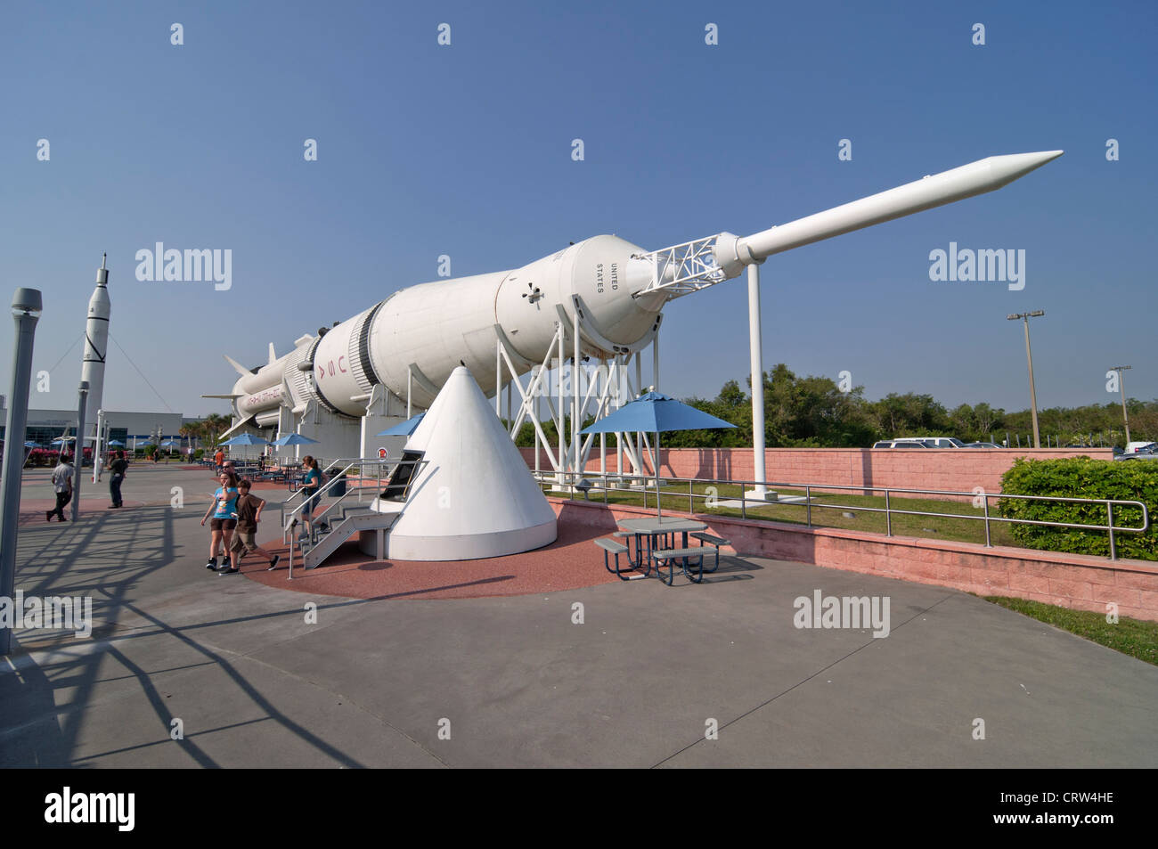 Il Kennedy Space Center Visitor Complex sull'isola Merritt in Florida il Saturn 1-B Razzo a razzo giardino. Foto Stock