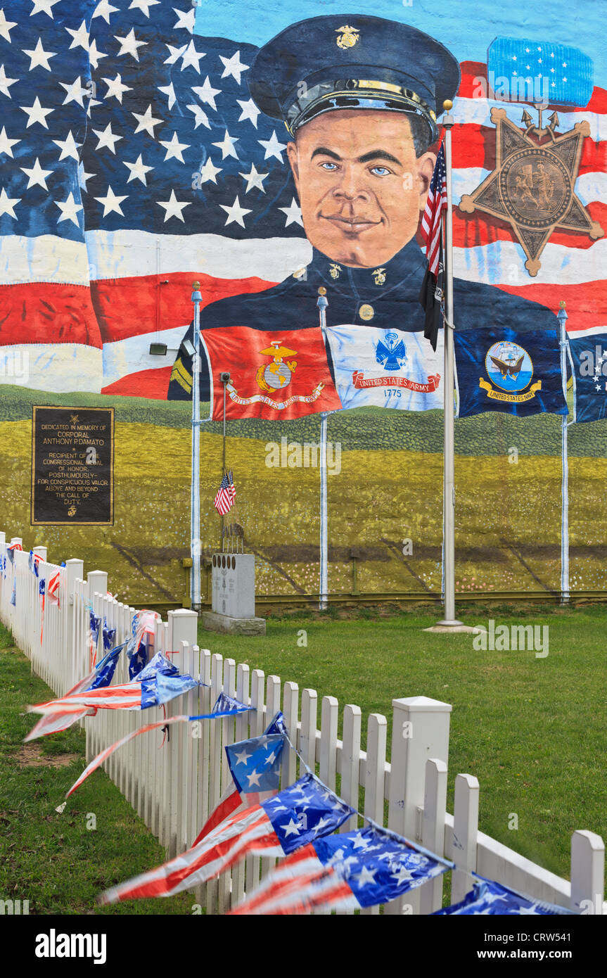 Memoriale di un caporale della marina militare ucciso in battaglia, ricevuto Congressional Medal of Honor, Shenandoah, Pennsylvania, Schuylkill County Foto Stock