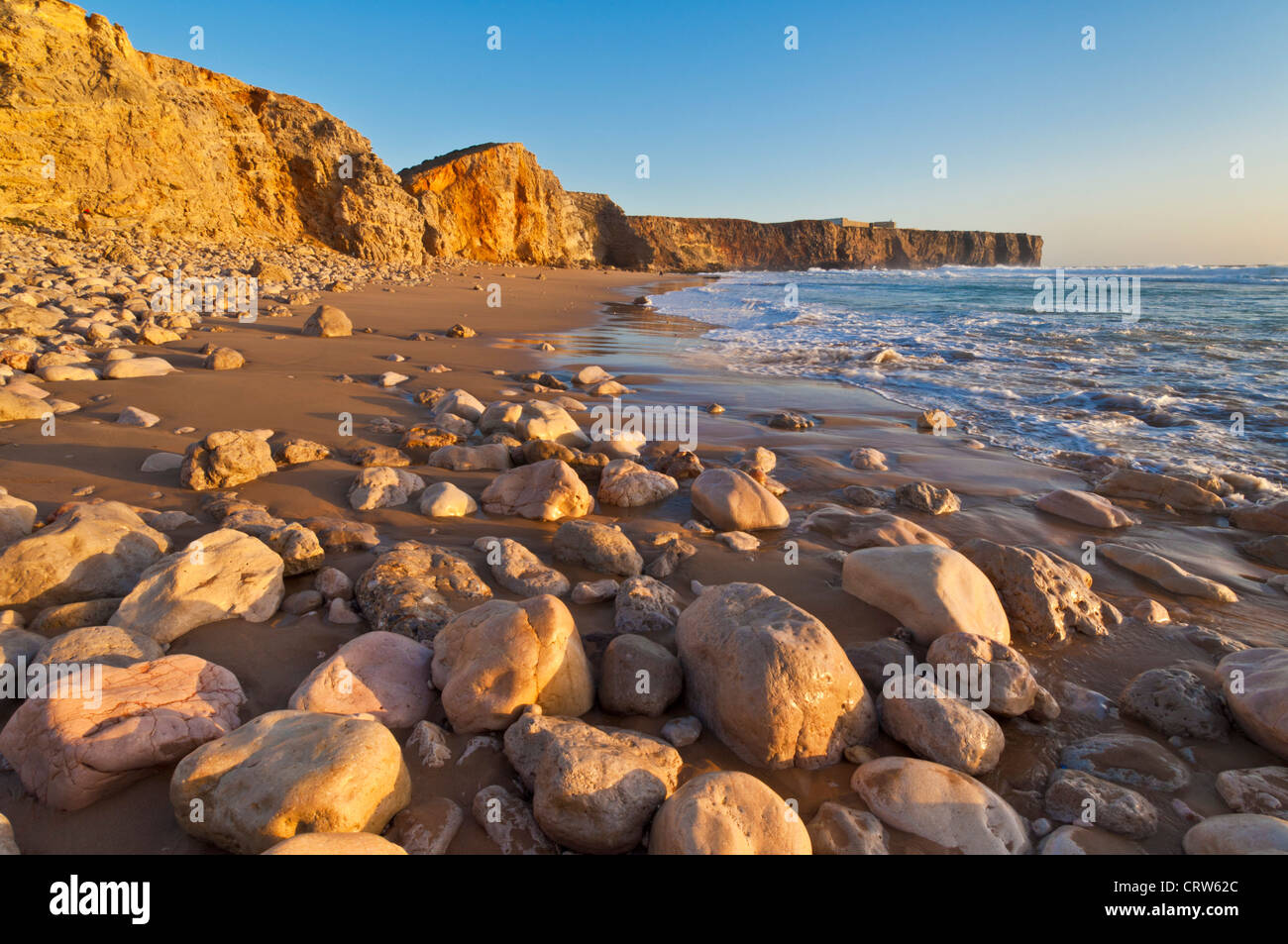 Spiaggia di tonalità Sagres Algarve Portogallo UE Europa Foto Stock