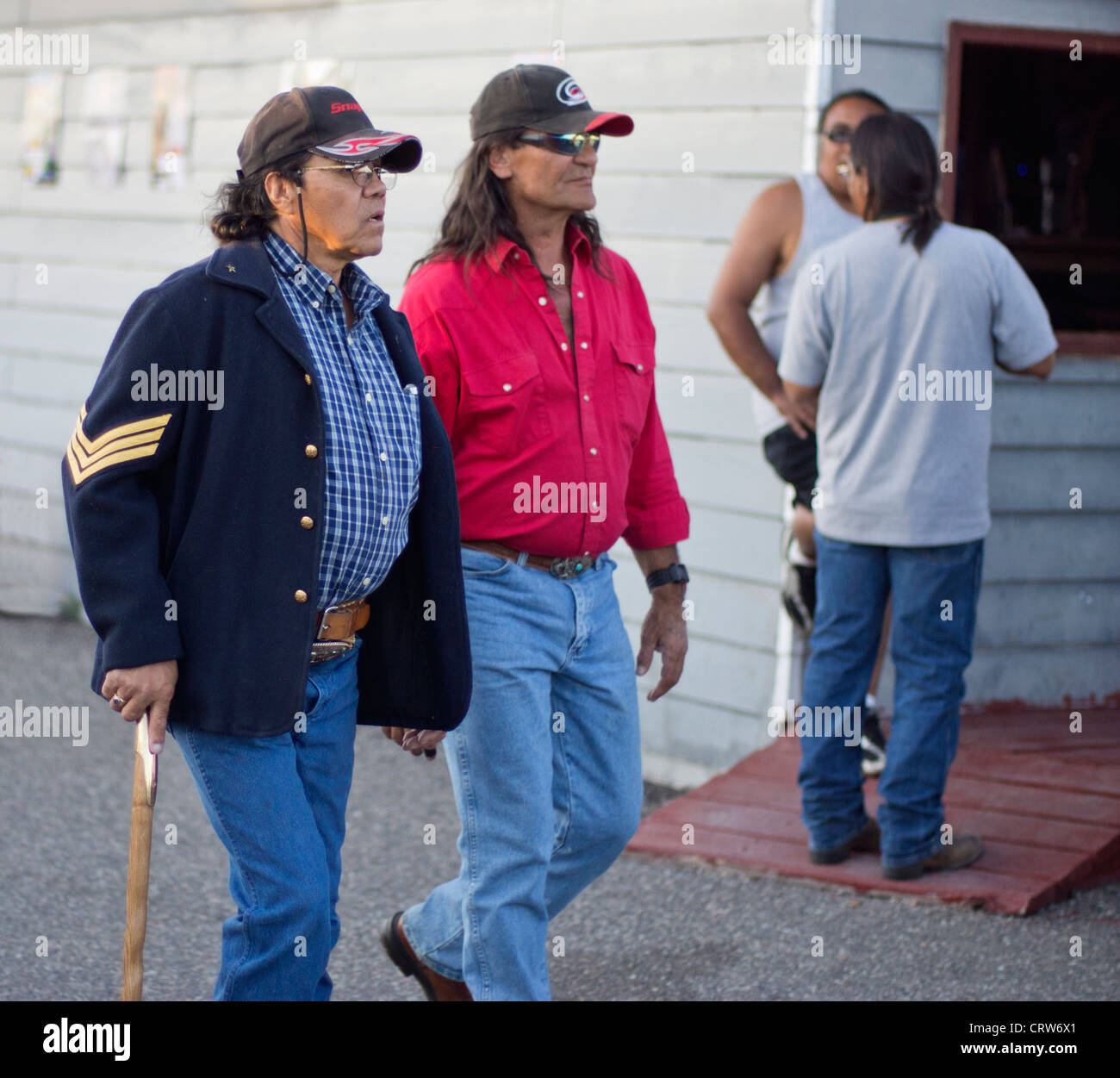 Fort Washakie, Wyoming - uomo che indossa una riproduzione di un periodo militari USA Sargeant camicia in corrispondenza dei giorni indiano. Foto Stock