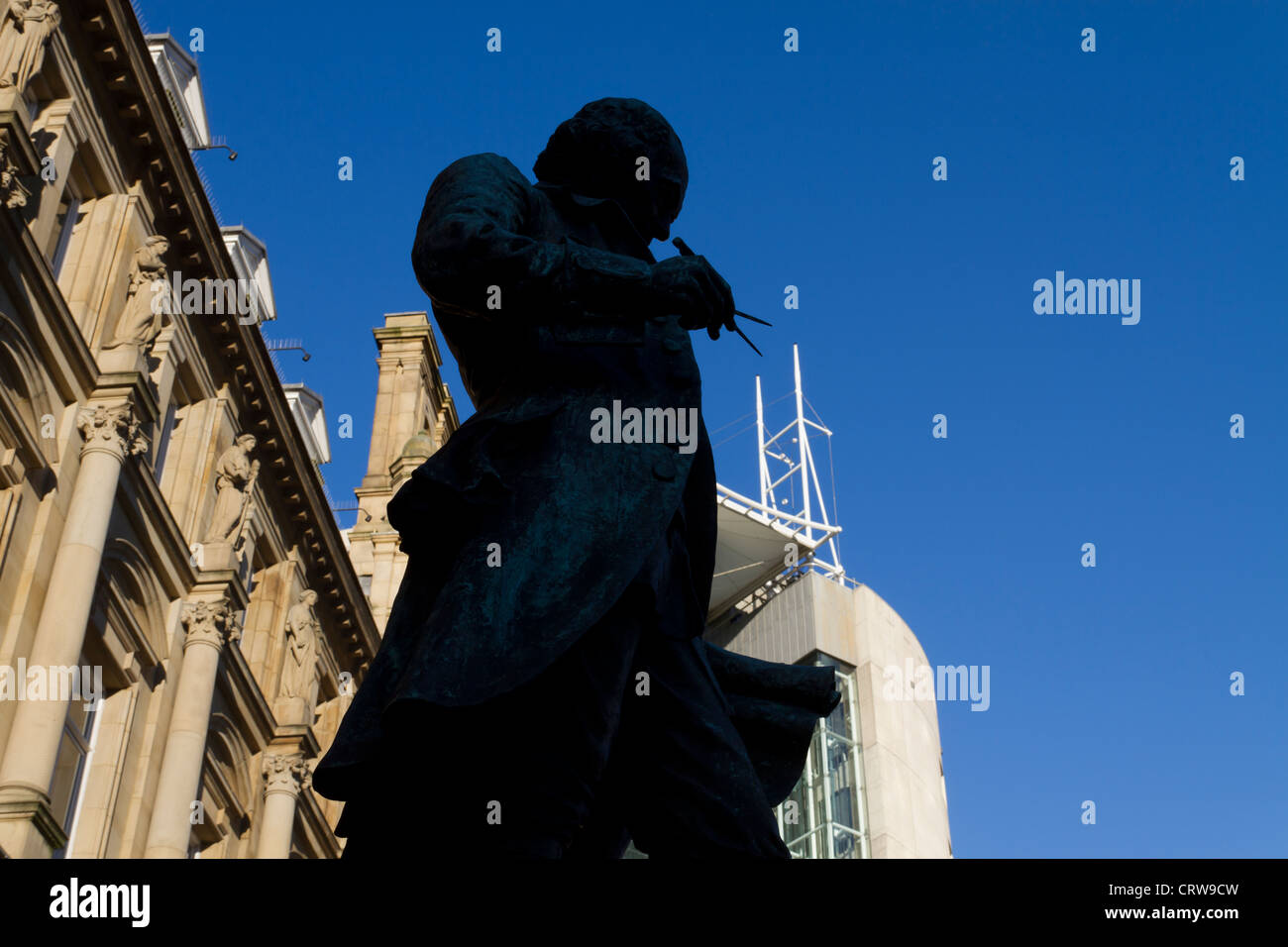 Statua di James Watt in piazza della città di Leeds. Foto Stock