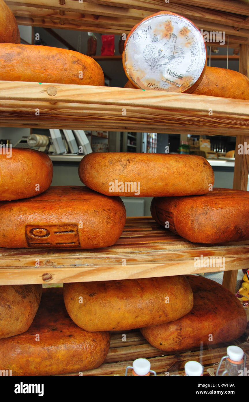 Pile di locali di Mahón (Formatge de Maó), Formaggio di Mahón Menorca, isole Baleari, Spagna Foto Stock