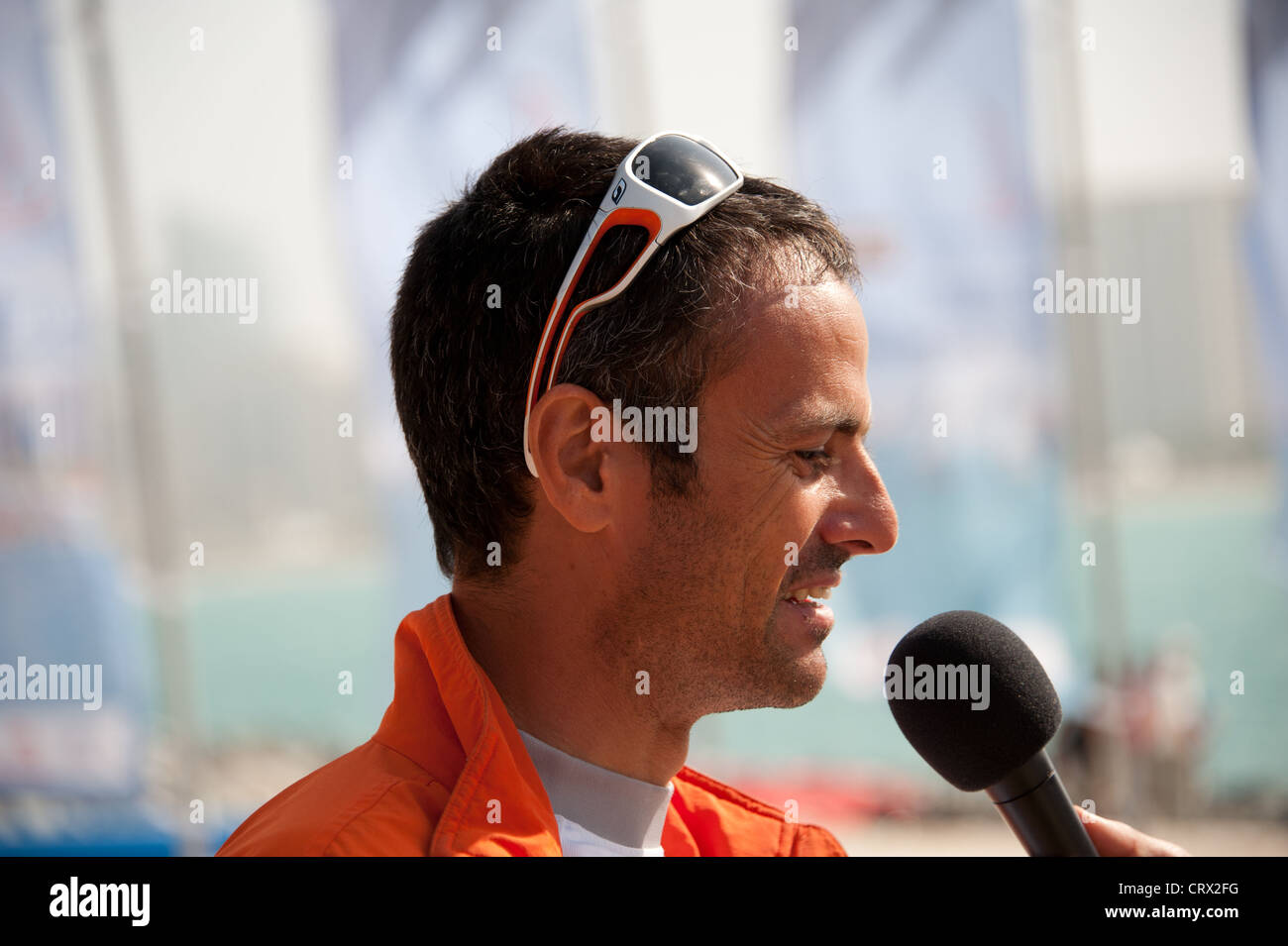 Groupama team e skipper Franck Cammas durante abu dhabi regata Volvo gennaio 2012 Foto Stock