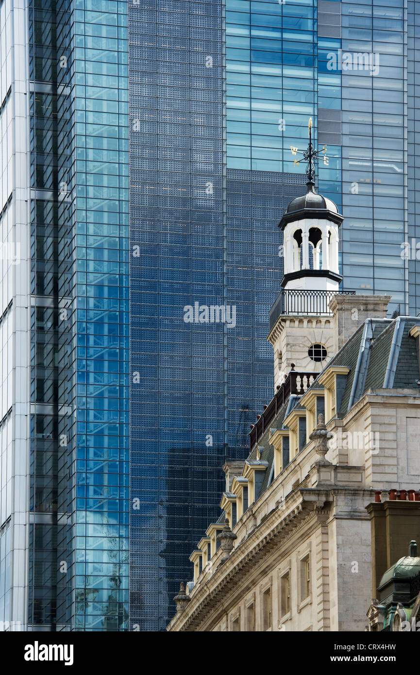 St Helens posto nella parte anteriore Heron torre di Bishopsgate, Londra, Inghilterra Foto Stock