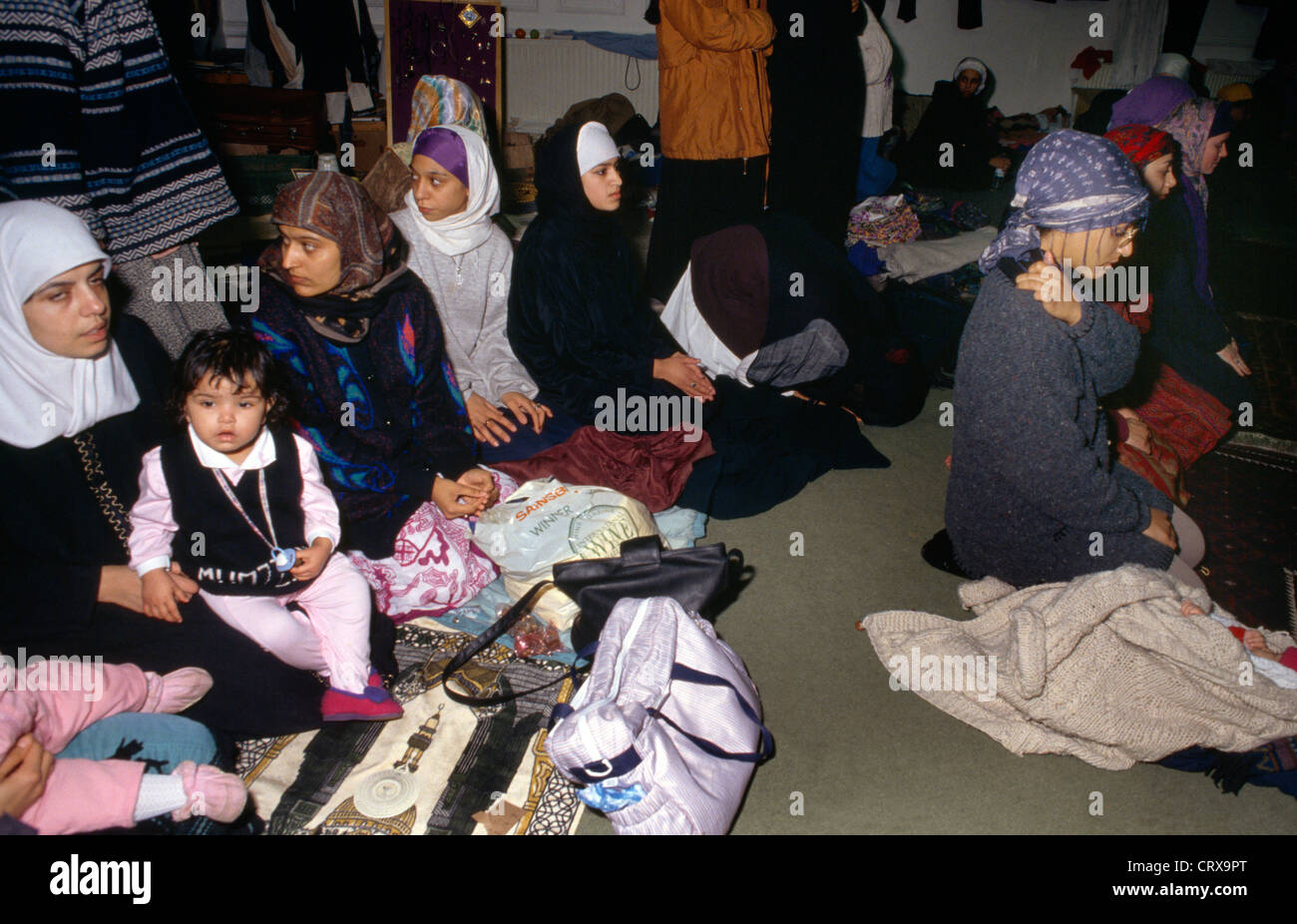 Peckham Londra Sheikh Nazims seguaci in moschea pregando Foto Stock