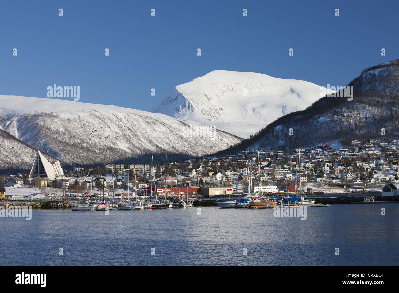 La Cattedrale Artica, luterana christian noto come Tromsdalen chiesa costruita 1965 architetto Jan Inge Hovig a Tromso, Norvegia Foto Stock