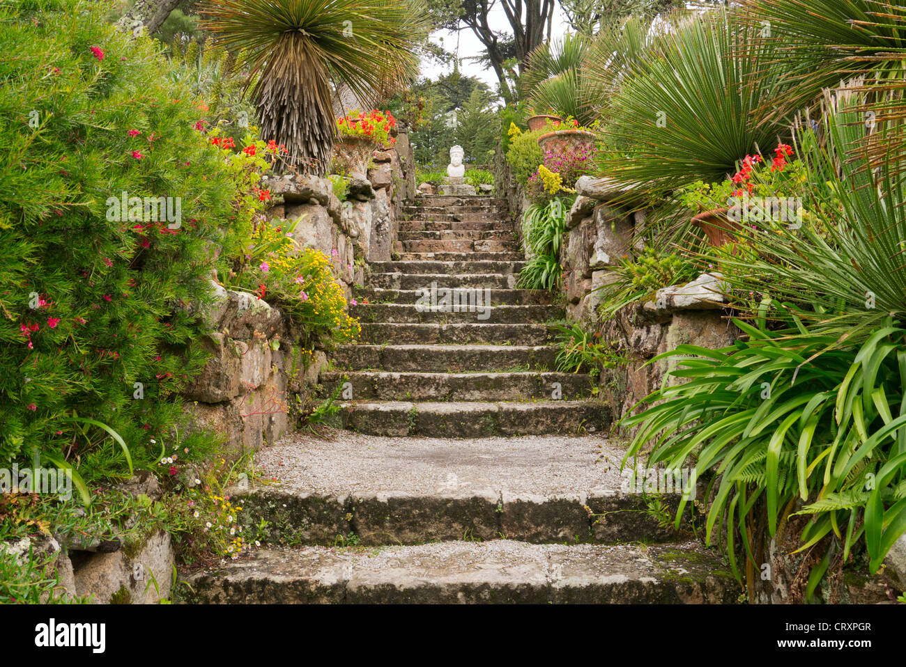 Tresco Abbey Gardens Nettuno le fasi che portano alla nave polena della S.S. Il Tamigi. Foto Stock