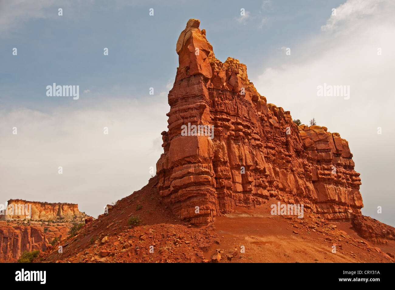 Rosse formazioni arenarie vicino Abiquiu, Nuovo Messico Foto Stock