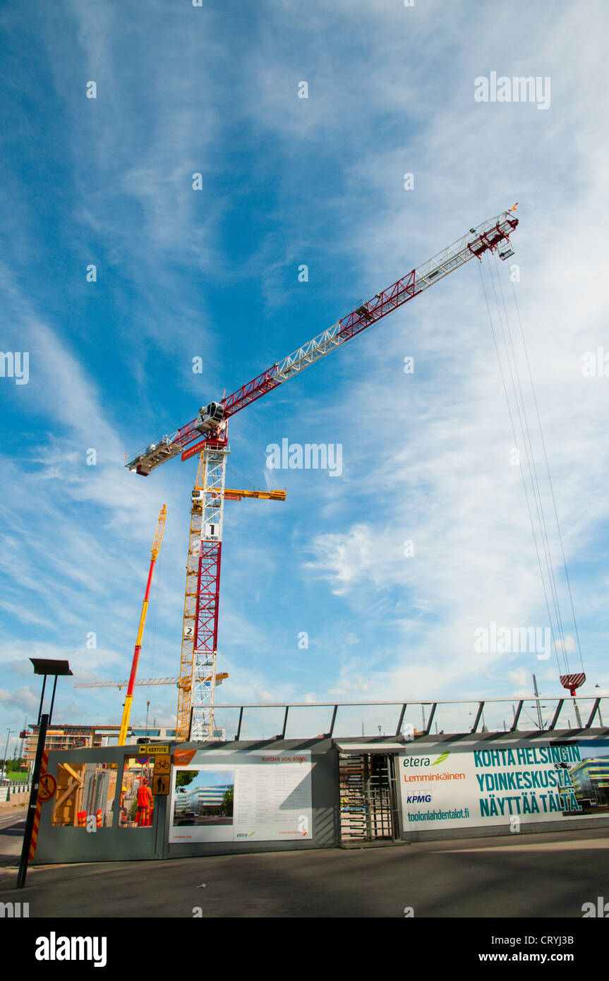 Gru da cantiere Kansalaisaukio il cittadino in Piazza Töölönlahti area central Helsinki Finlandia Europa Foto Stock