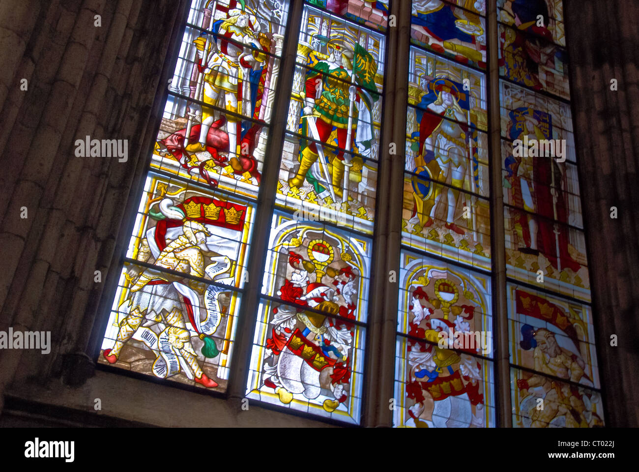 Le finestre di vetro macchiate nella cattedrale di Colonia, in costruzione per 632 anni e terminato nel 1880, Colonia, Germania Foto Stock
