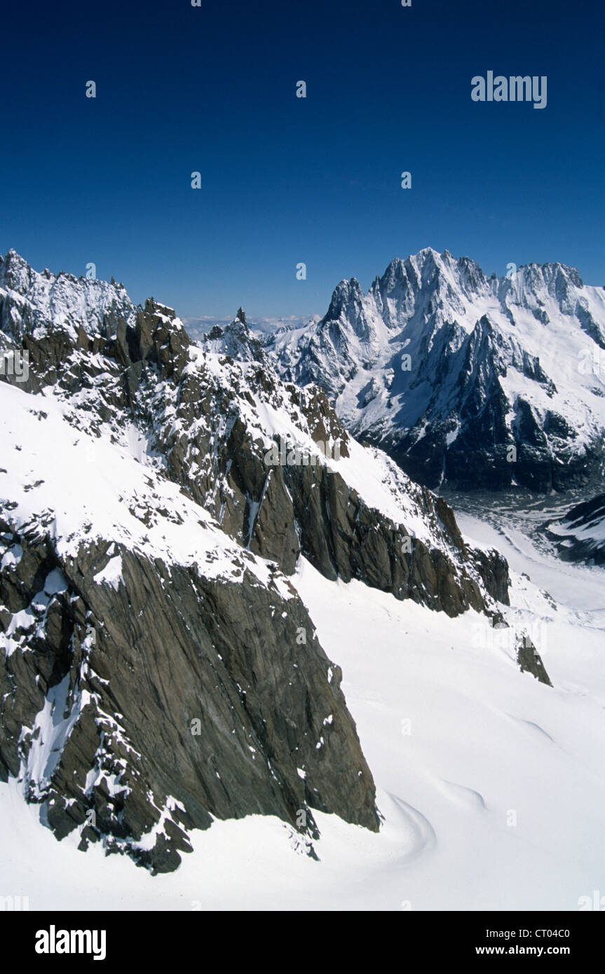 Francia, Alpi, Savoie, Chamonix, Aiguille du Dru, Aiguille Verte, Foto Stock