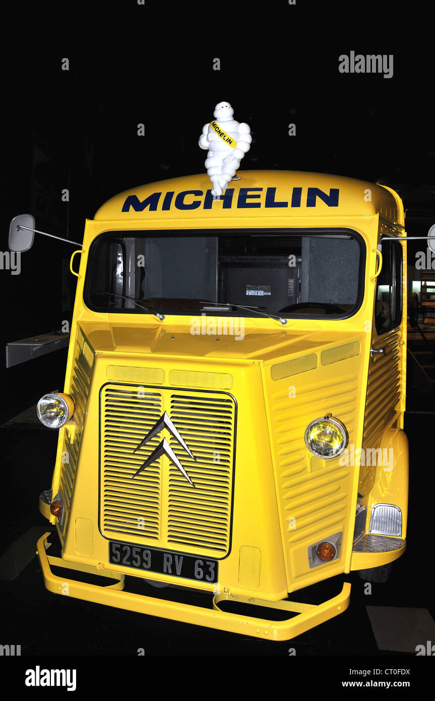 Vecchia Citroen van museo Michelin l'Aventure Clermont Ferrand Auvergne Francia Foto Stock