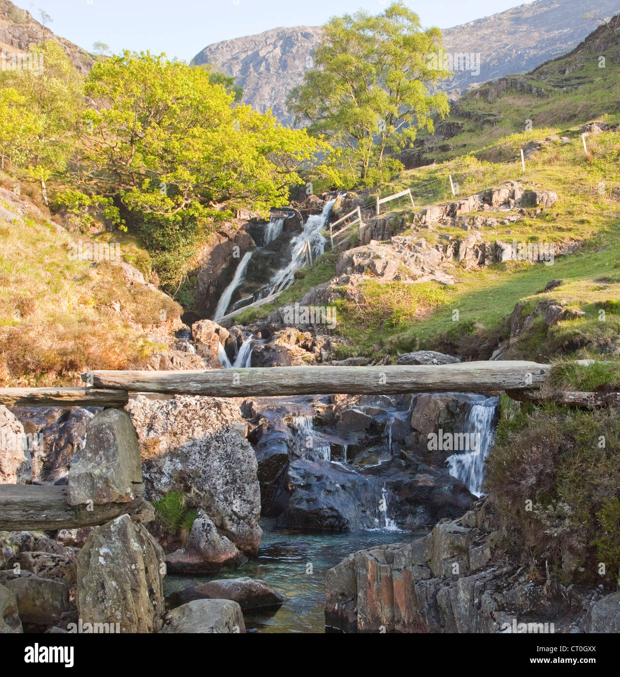 Cascate, Cwn y Llan, off il percorso Watkin, Parco Nazionale di Snowdonia Gwynedd North Wales UK, Tarda primavera Foto Stock