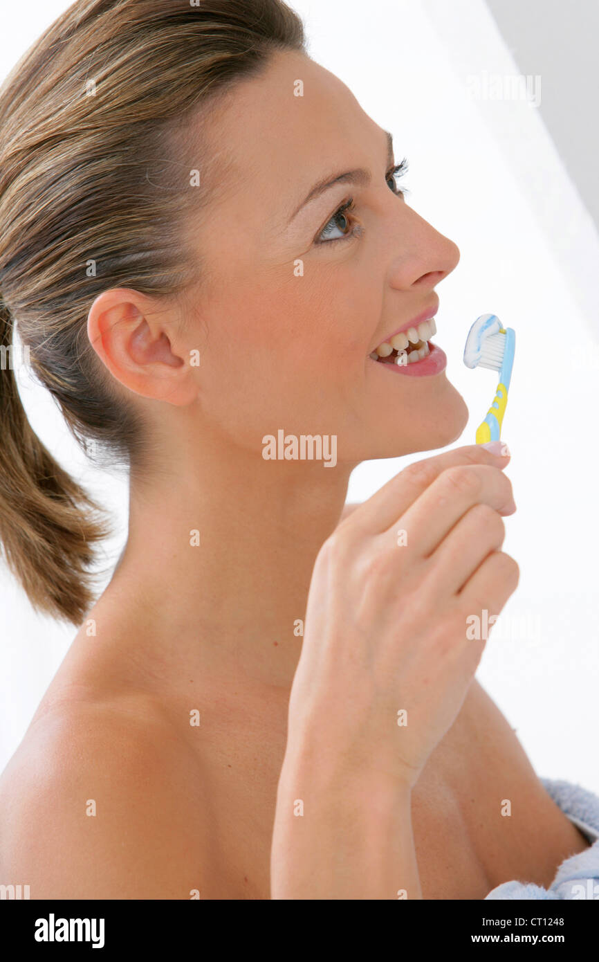 Igiene dentale, Donna Foto Stock