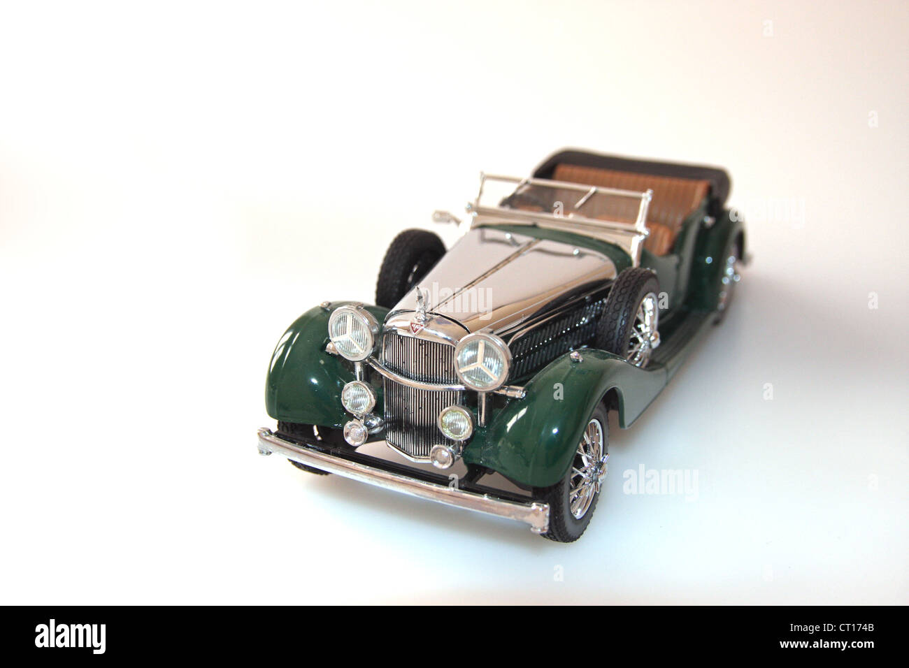 Scala 1:24 Modello pressofuso di di un 1938 Alvis 4.3 litro automobile automobile Foto Stock