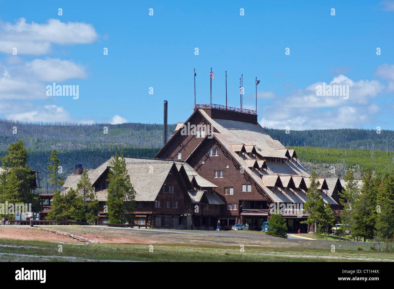 Old Faithful Inn Upper Geyser Basin Parco nazionale di Yellowstone Wyoming usa stati uniti d'America Foto Stock