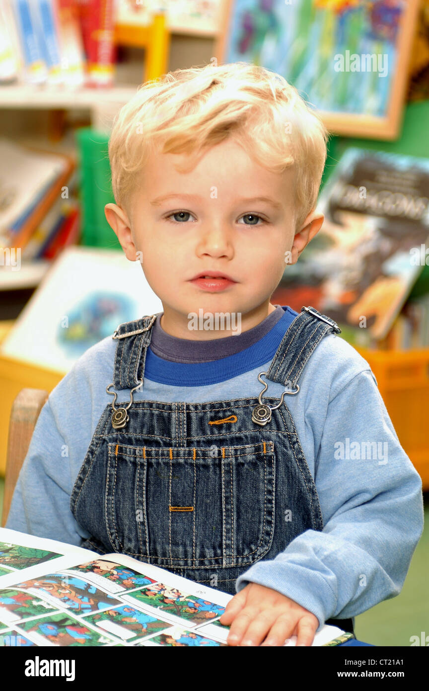 Ritratto di un bambino, 3/5 Foto Stock