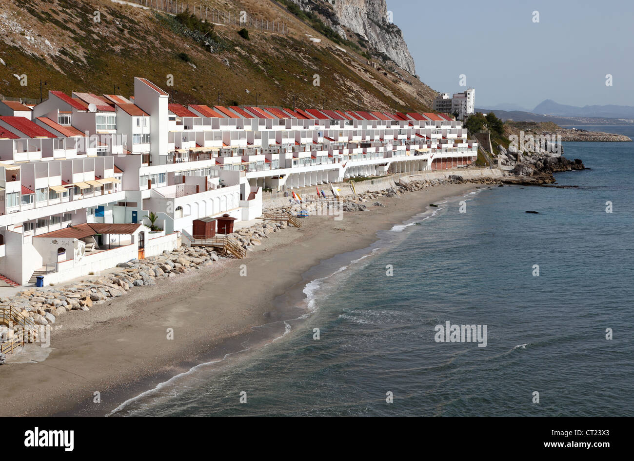 Catalan Bay Village e beach sul lato orientale della roccia, Gibilterra Foto Stock