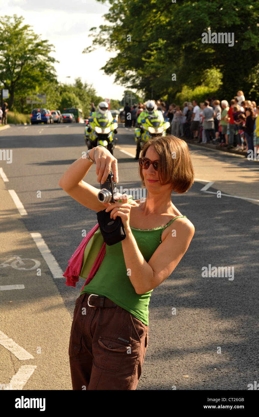 Femmina fotografo di strada Foto Stock