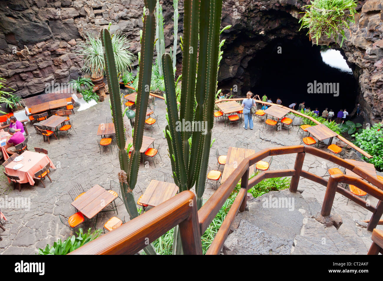 Lanzarote, Jameos del Agua 'Jameo Chico' area ristorante - Lanzarote, Isole Canarie, Spagna, Europa Foto Stock