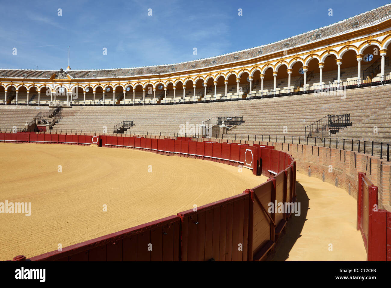 La corrida arena (Plaza de Toros) a Siviglia Andalusia Spagna Foto Stock