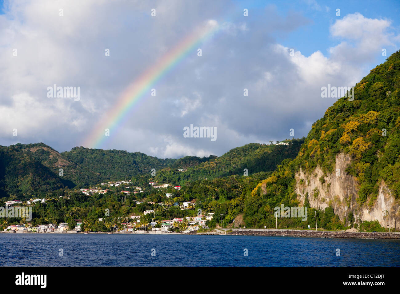 Rainbow su Dominica, Mar dei Caraibi, Dominica Foto Stock