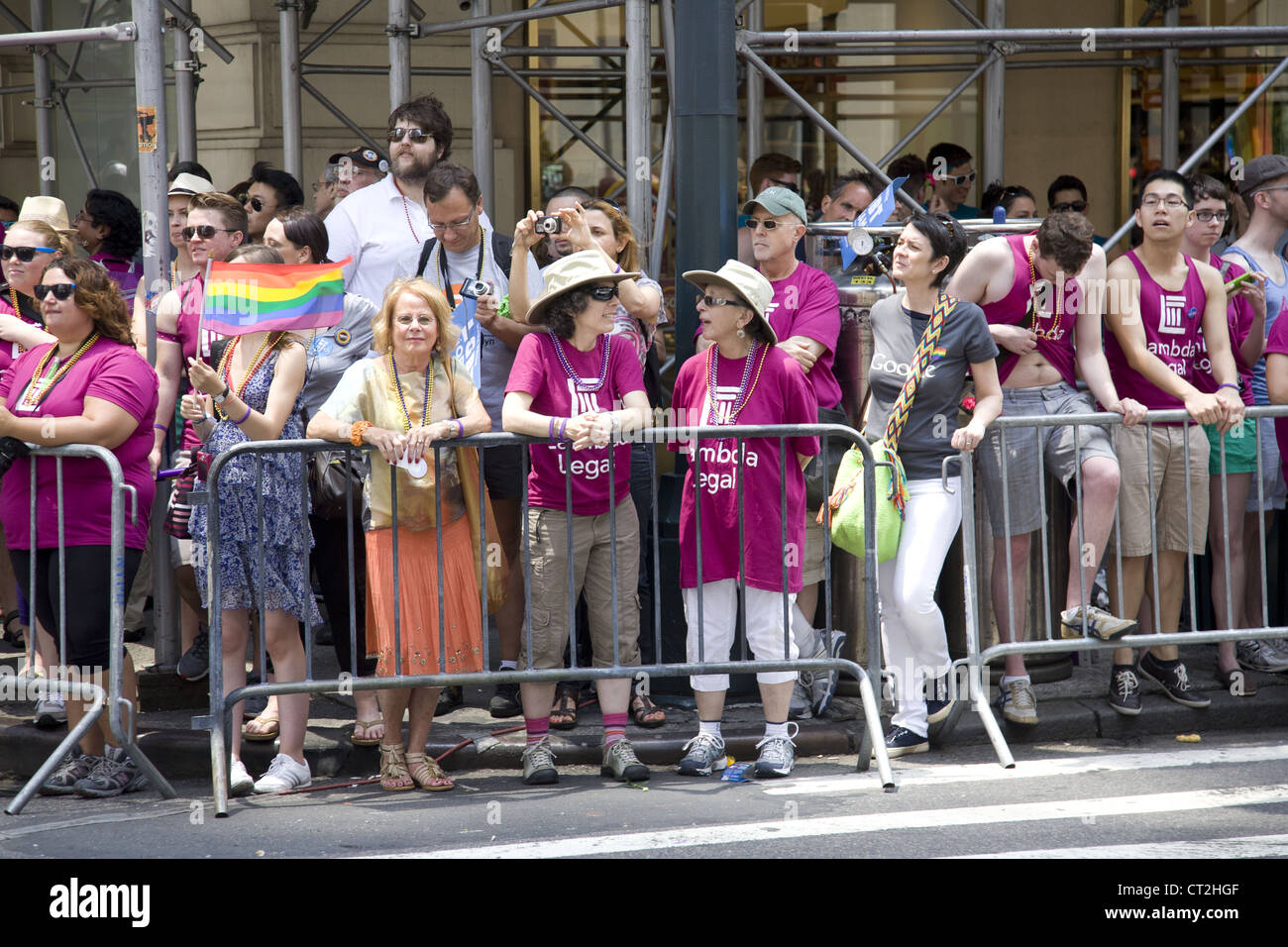 2012 Gay Pride Parade sulla Quinta Avenue in New York City. Foto Stock