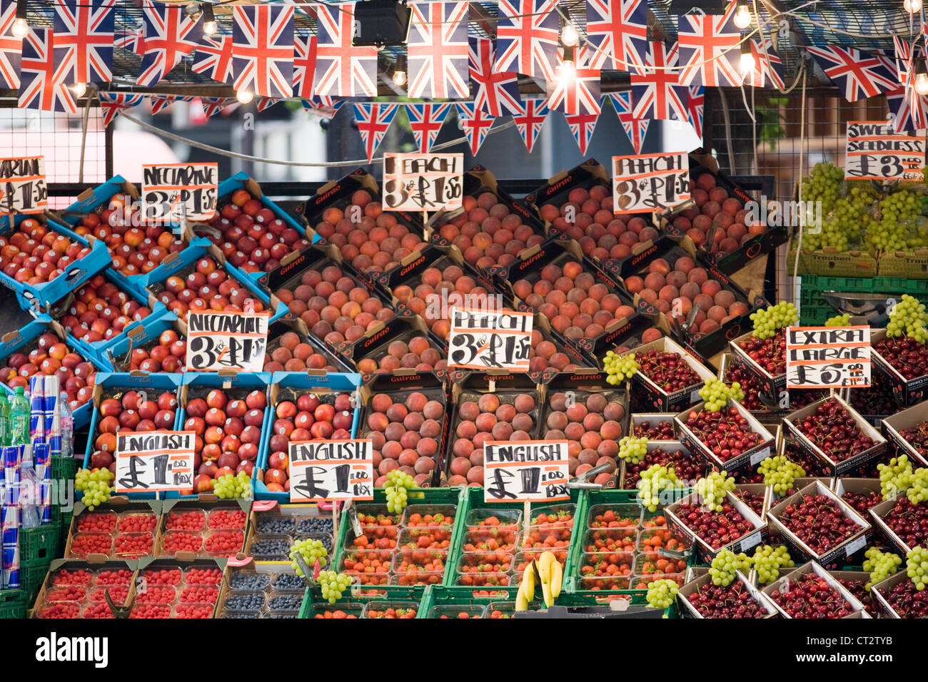 Mercato della frutta in stallo in London Inghilterra England Foto Stock