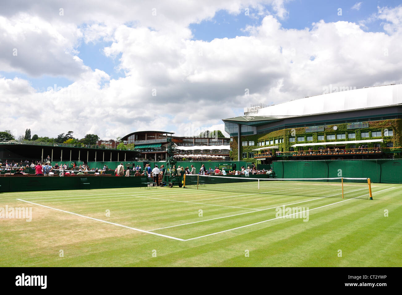 Al di fuori del tribunale ai campionati 2012, Wimbledon, Merton Borough, Greater London, England, Regno Unito Foto Stock