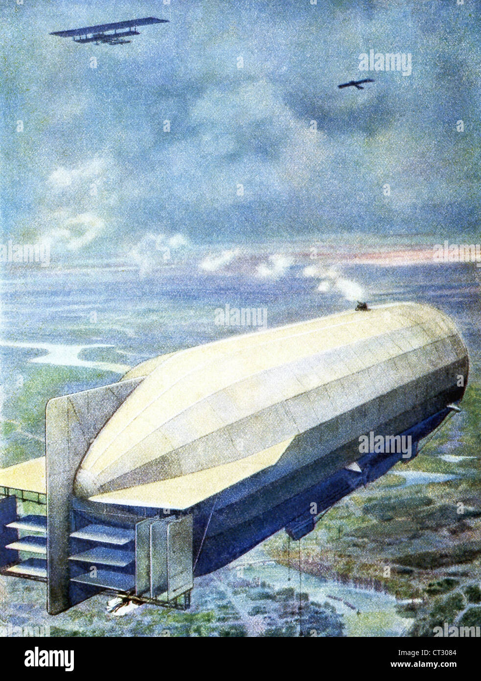 Una grande guerra Zeppelin in una spedizione bomba-dropping durante la prima guerra mondiale sta navigando su una città nemica. Al di sopra di esso ci sono gli aerei difensori della città, un biplano e un monoplano, pronti ad attaccare il predatore con le loro mitragliatrici. Foto Stock