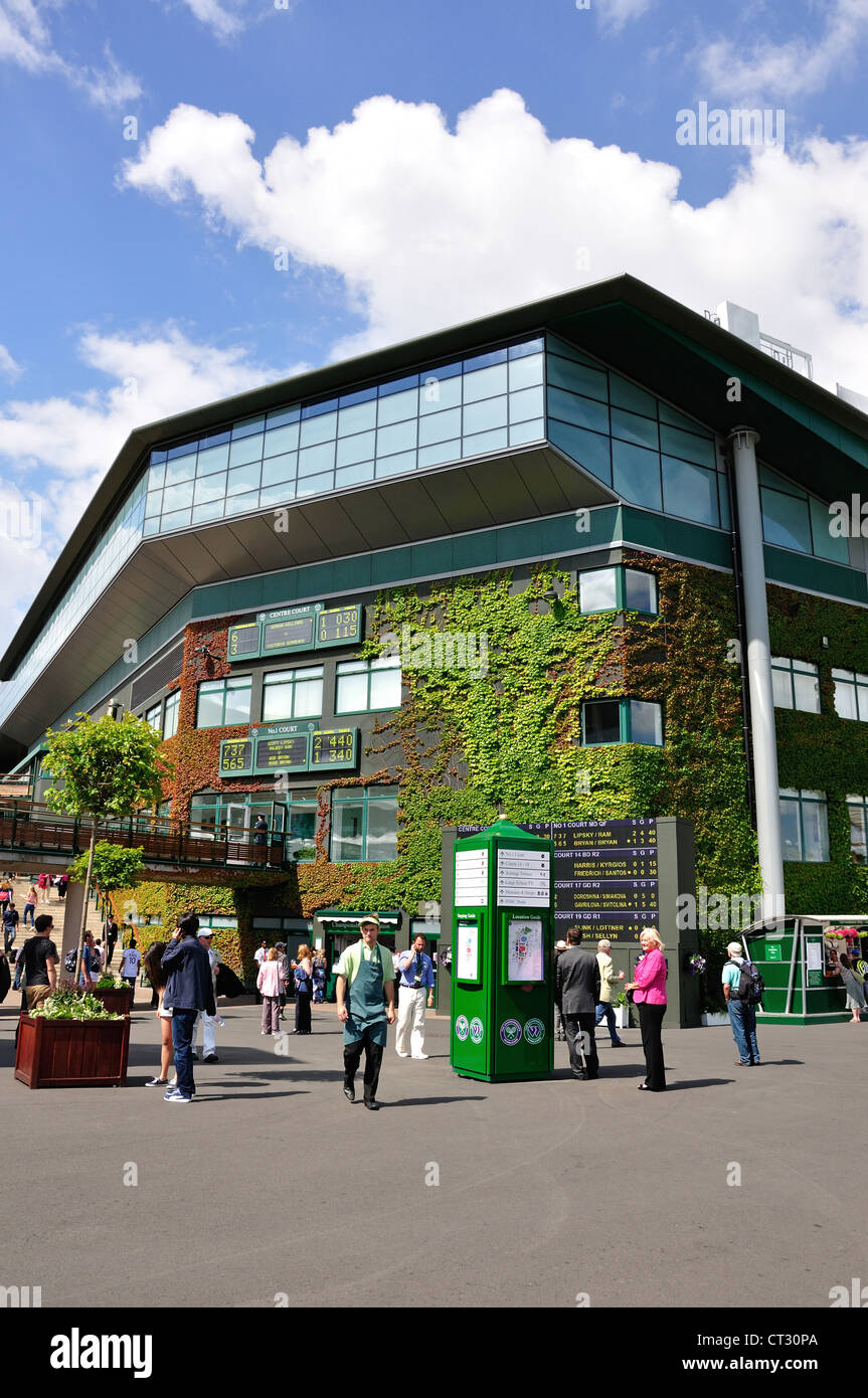 Centre Court, i campionati 2012, Wimbledon, Merton Borough, Greater London, England, Regno Unito Foto Stock