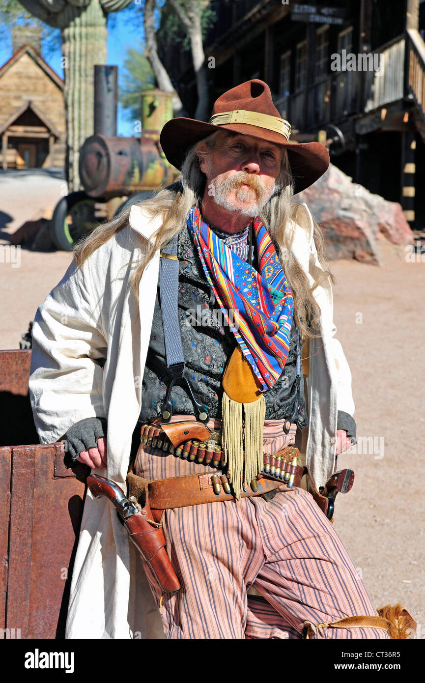 Ritratto di un vecchio cowboy in un attore Arizona città fantasma Foto Stock