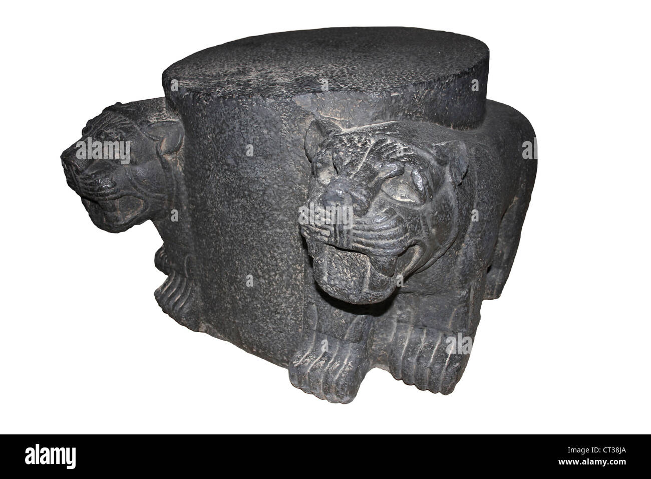 Cast di base a colonna con due leoni originariamente utilizzato come un cerimoniale di entrata a un tempio in l'hittita città di Karkemish Foto Stock