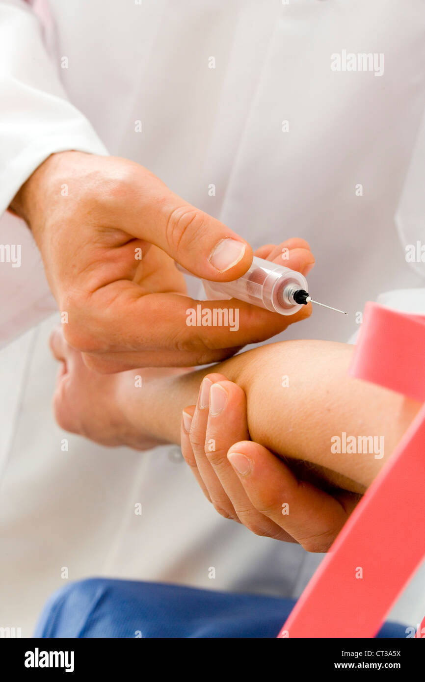Campione di sangue IN UNA DONNA Foto Stock
