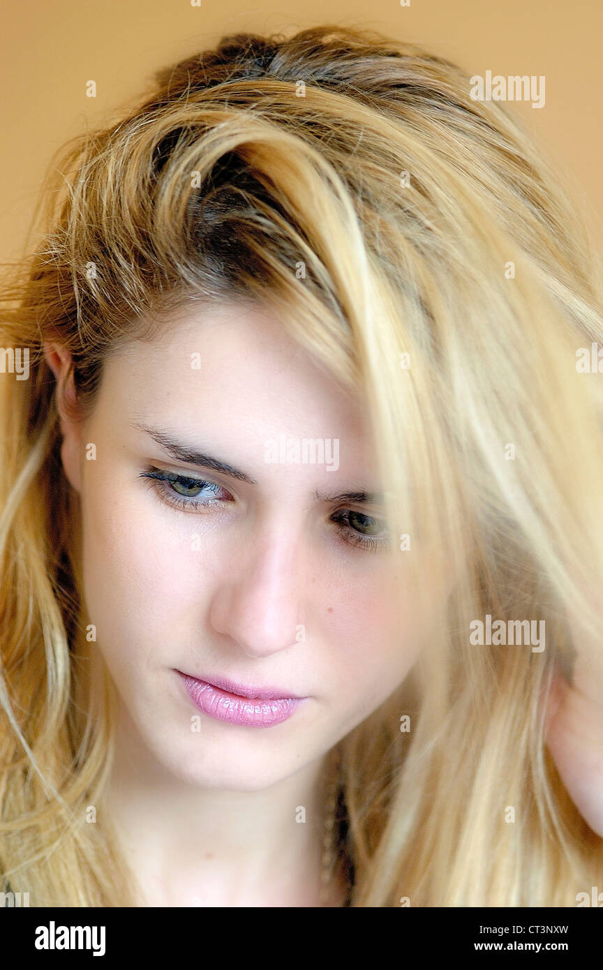 Ritratto di una donna, 20/30 Foto Stock