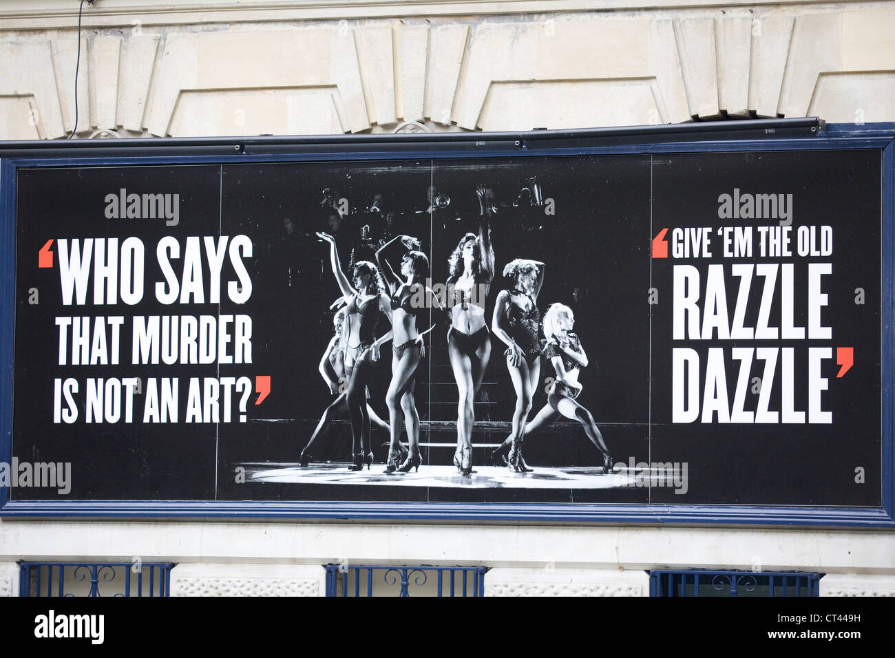 Poster pubblicitari la produzione teatrale di Chicago a Londra Inghilterra " che dicono che l'assassinio non è un'arte" Foto Stock